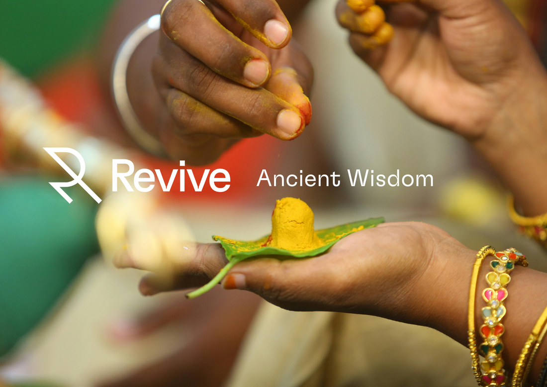 Traditional use of turmeric powder placed on a leaf, symbolising ancient health and cultural practices.